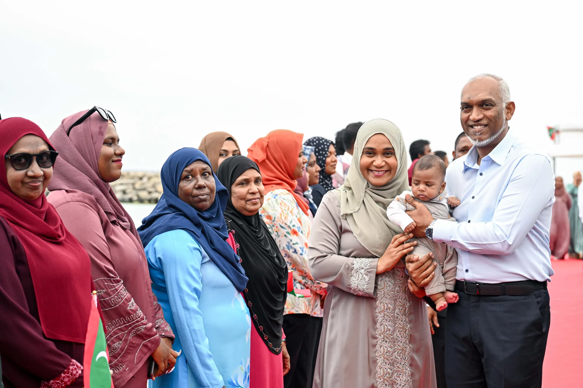 ރައީސް މުޢިއްޒު އުކުޅަހަށް ވަޑައިގެންނެވުން- ފޮަޓޯ/ ރައީސް އޮފީސް