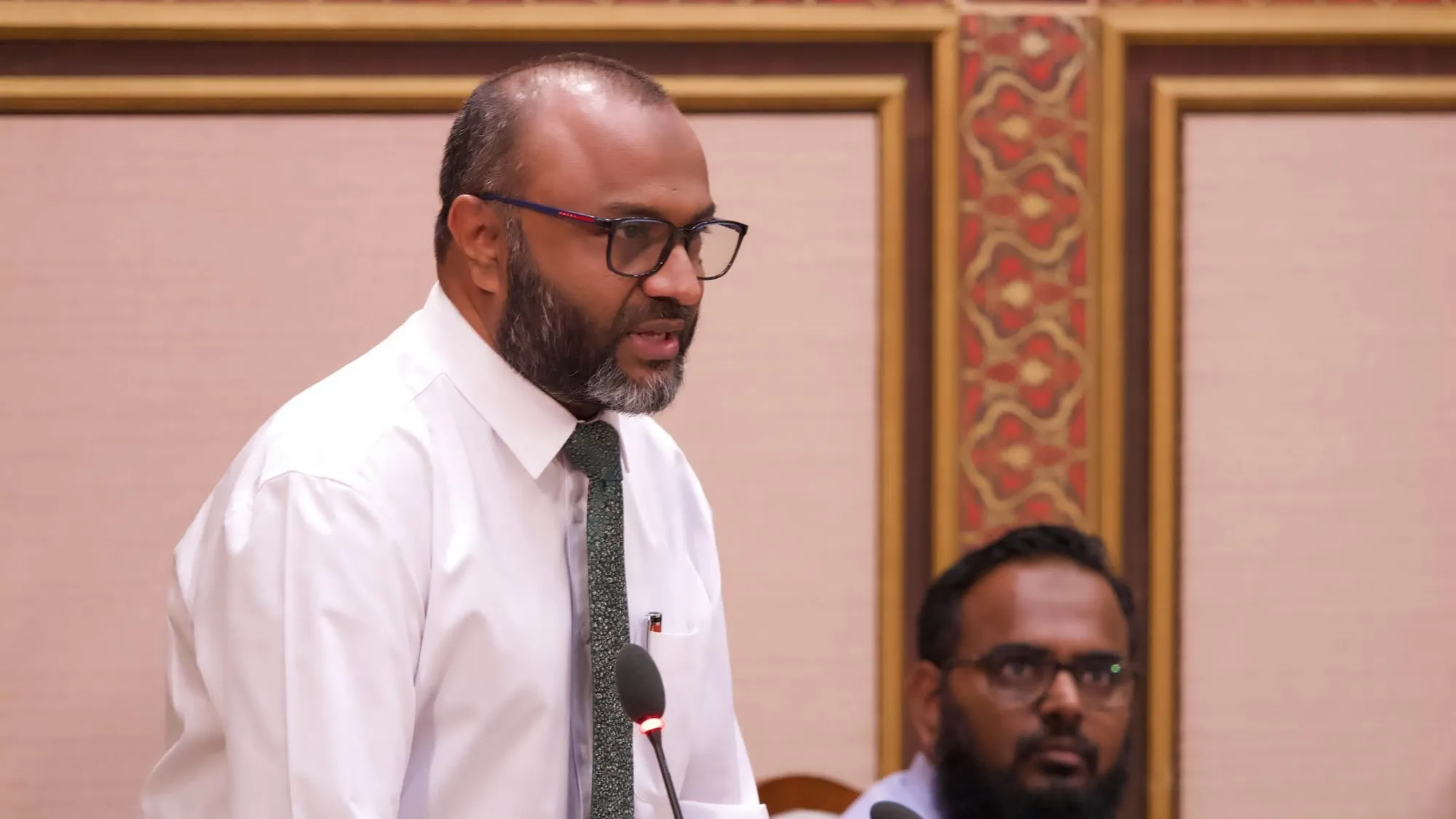 ގުރުއަތު ހޮވައިގެން ކުންފުނިތަކުން މީހުން ޙައްޖަށް ފޮނުވަން ފުރުސަތު ދިނުން ރަނގަޅުކަމަށް ގަބޫލެއް ނުކުރަން: ޝަހީމް