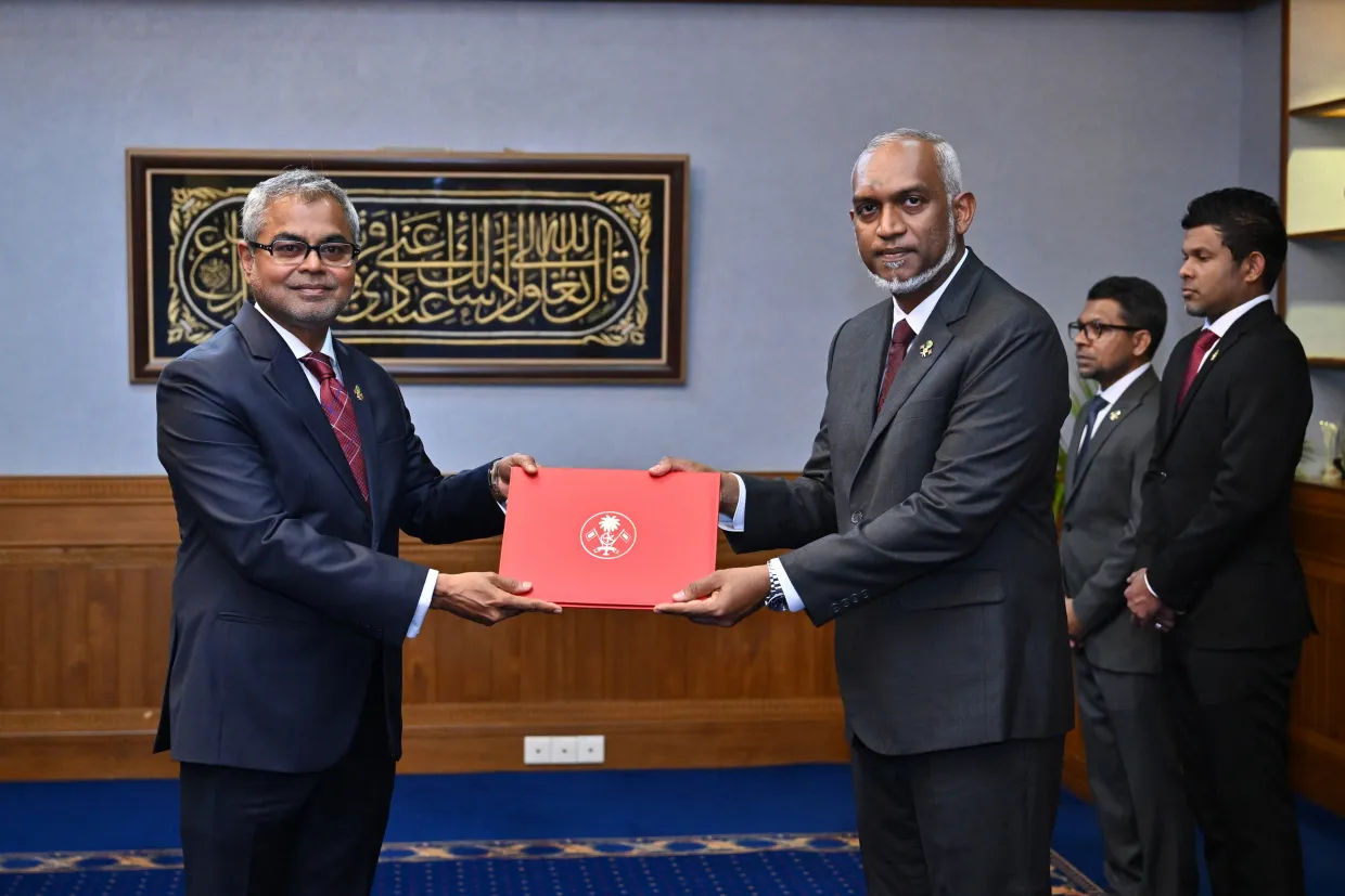 ޓޫރިޒަމާއި ތިމާވެއްޓާބެހޭ ވުޒާރާ އެއްކޮށްލައި، މިނިސްޓަރަކަށް ތޯރިގް!