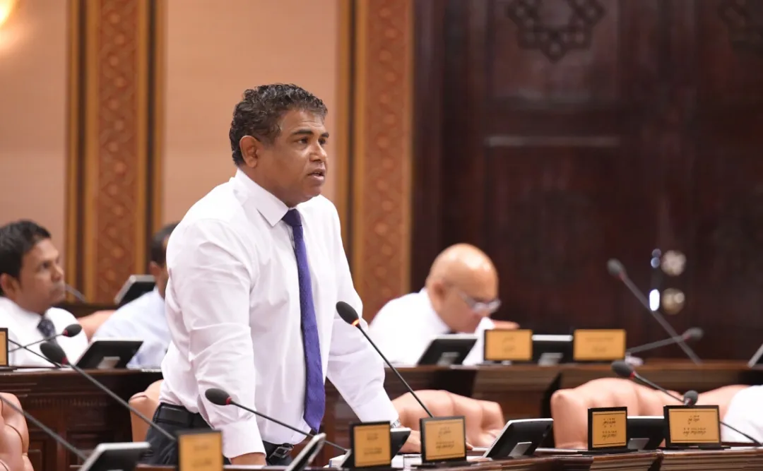 "ތިމާވެށީގެ ކަންކަން ރަނގަޅު ކުރުމުގެ ނަމުގައި ރައްޔިތުންގެ "ޖީބު ފެލުން" ހުއްޓާލަން އެބަޖެހޭ"