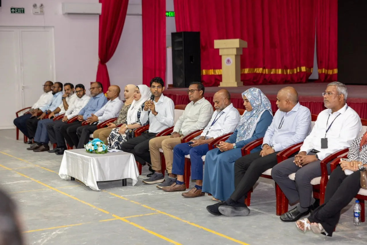 ސްޓެލްކޯގެ މަތީ މިންގަނޑަށް އައްޑޫގެ ކަރަންޓުގެ ޚިދުމަތް ގެނައުމަށް ހުރިހާ މުވައްޒަފުން މަސައްކަތްކުރުމަށް އެދިއްޖެ