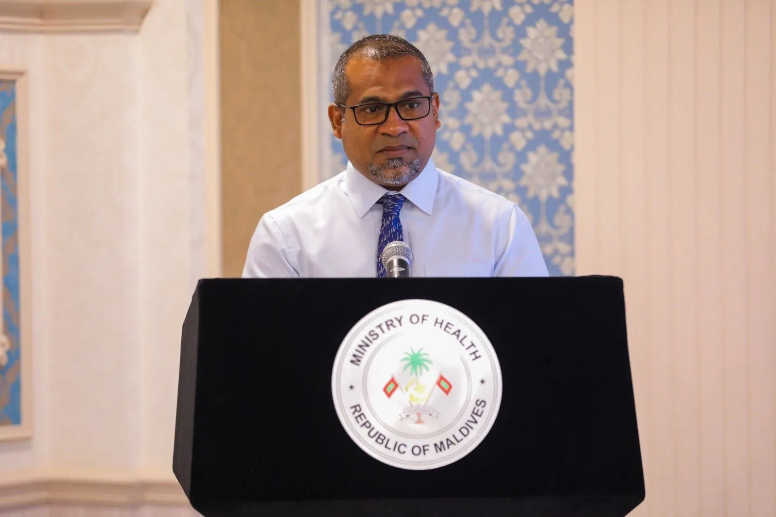 ހެލްތު މިނިސްޓަރު ޑރ.އަބްދުﷲ ޚަލީލް-- ފޮޓޯ: މިނިސްޓްރީ