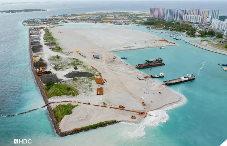 ފޭސް ތިނަކުން ދޫކުރި ގޯތިތަކުގެ ގުރުއަތުލުމުގެ މަސައްކަތް ފަށައިފި