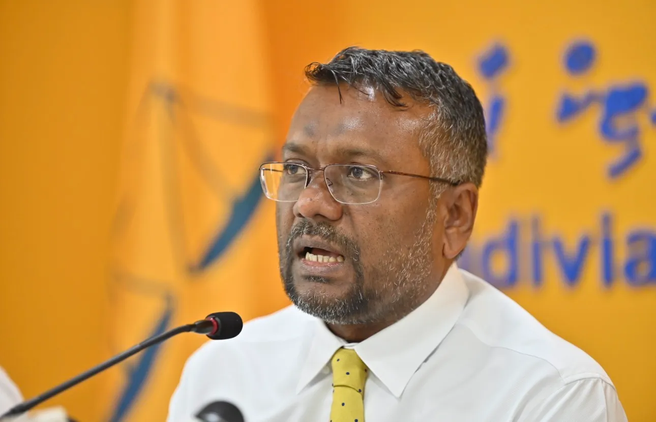 ދޮގެއް ވިޔަސް، ތެދެއް ވިޔަސް، ޚަބަރު ފަތުރައިގެން ނޫސްވެރިންނަށް ޖިނާޢީ ފިޔަވަޅެއް އަޅައިގެން ނުވާނެ: ފައްޔާޒު