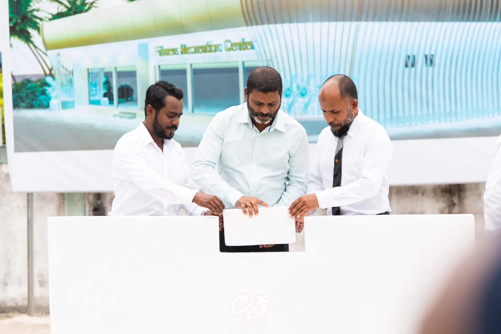 ކުޅިވަރާބެހޭ ވަޒީރު މާޅެންދޫ ފިޓްނެސް ސެންޓަރުގެ ބިންގާ އަޅުއްވާދެއްވަނީ: ފޮޓޯ/ ވޮއިސް