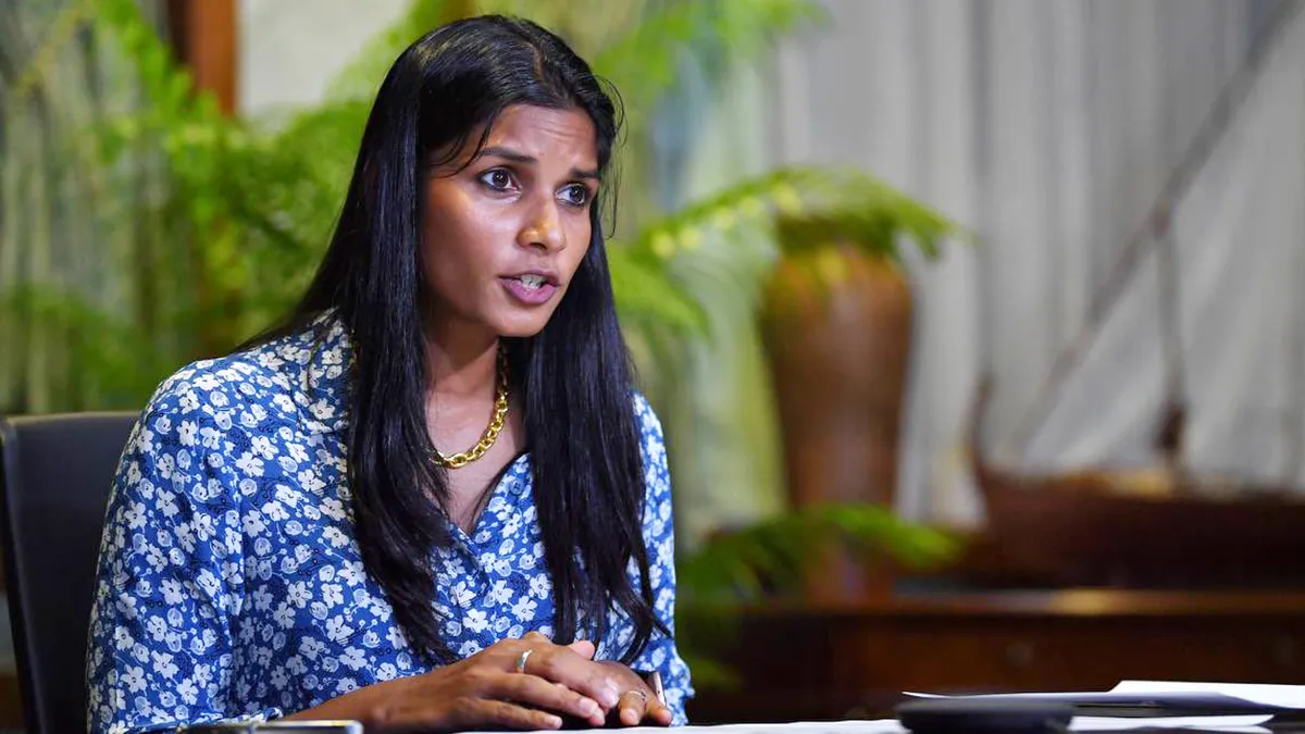 ތިމާވެއްޓަށް ގެއްލުންދިން އިރު ހަނުހުރި ސަބްރާ ހުނުފެނަށް!