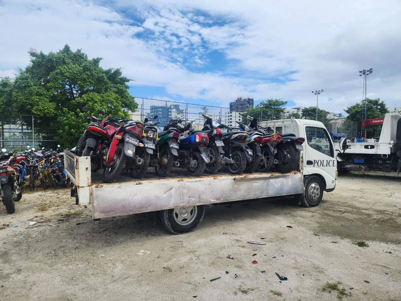 ފުލުހުން ޓޯކުރި އުޅަނދުތަކެއް...