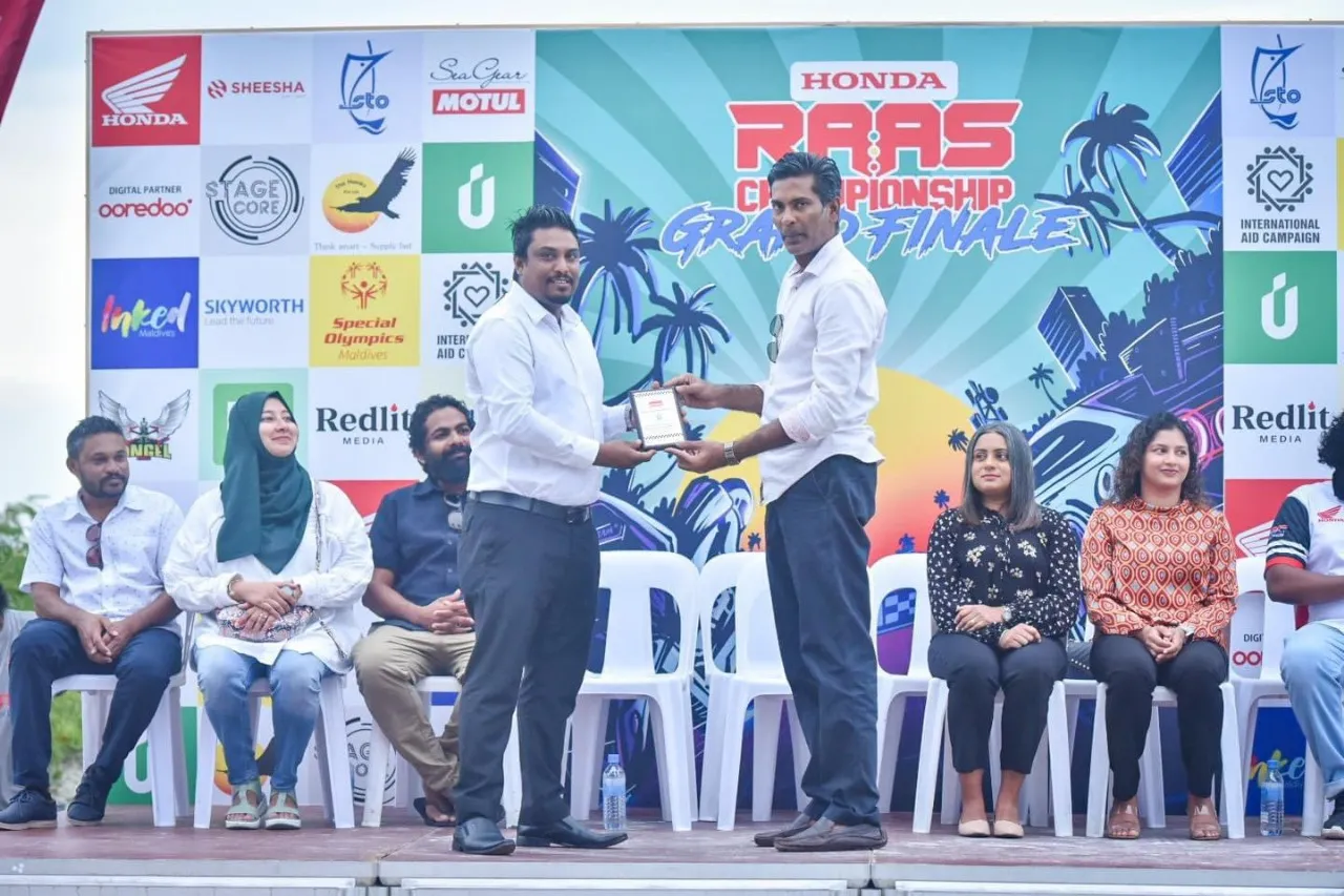 ރައީސް ޑރ. މުޢިއްޒުގެ ސަރުކާރުން ހުރިހާ ކުޅިވަރެއް ކުރިއަރުވަންވެސް އެއްބާރުލުން ދޭނެ: ޝިފާޒު