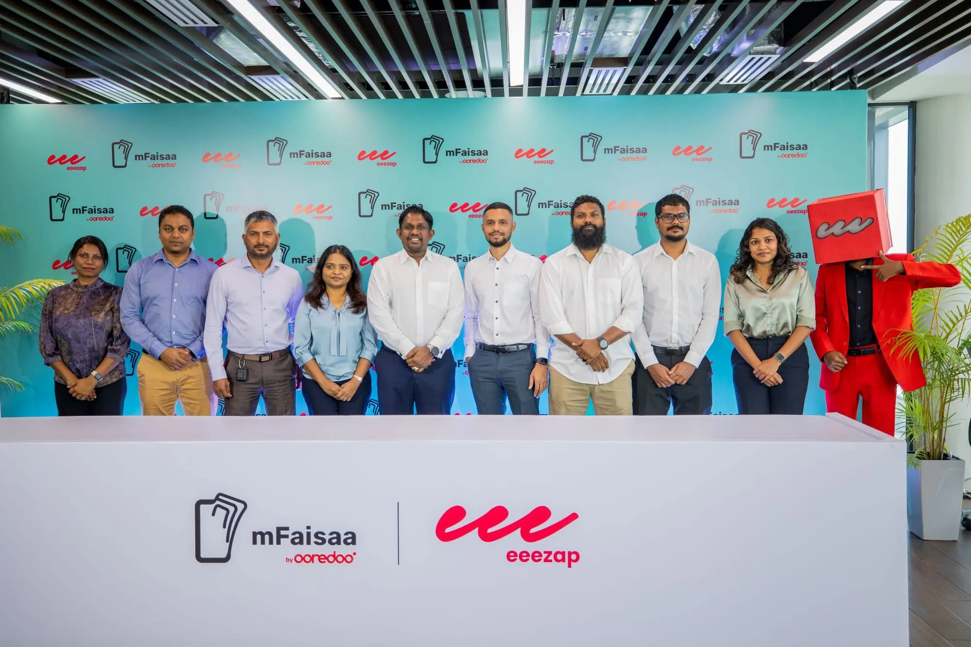 އުރީދޫ ފިންޓެކް އާއި އީޒްއެޕް ގުޅިގެން އެމްފައިސާ މެދުވެރިކޮށް މުއާމަލާތް ކުރެވޭ ގޮތް ހަދަނީ