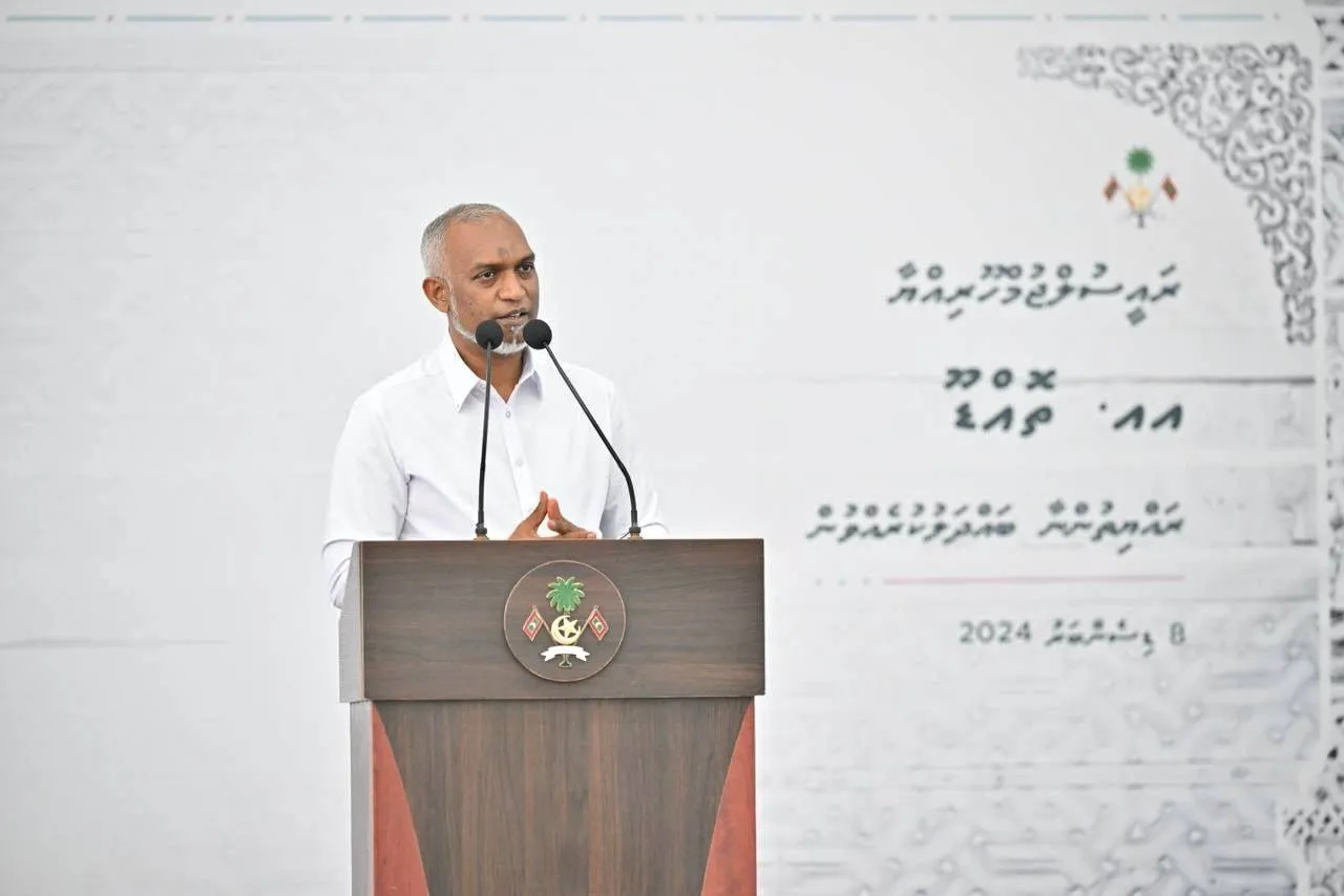 ސިޔާސީ ތަފާތު ކުރުމެއް ނުގެންގުޅެން؛ ރައްޔިތުންނަށް ޚިދުމަތް ކުރުމުގައި އެންމެވެސް ހަމަހަމަ: ރައީސް މުޢިއްޒު