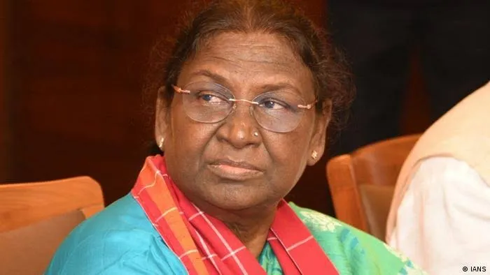 އިންޑިއާގެ އައު މަޖިލިސްކުރާ ގެ ހުޅުވާ ރަސްމިއްޔާތަށް ފާދިރީންނަށްވެސް ދައުވަތުދިން؛ ނުދިނީ އެގައުމުގެ ރައީސްއަށް