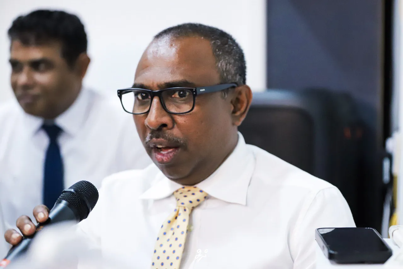 ދެން އުފެދޭނީ ދި ޑިމޮކްރެޓްސްއިން ބަސް ކިޔާނެ ސަރުކާރެއް: އާޒިމް