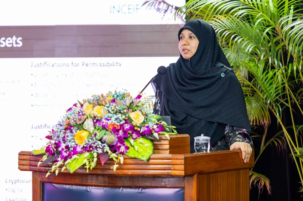 Professor Dr. Aishath Muneeza delivering her speech (Photo/Ministry of Islamic Affairs)