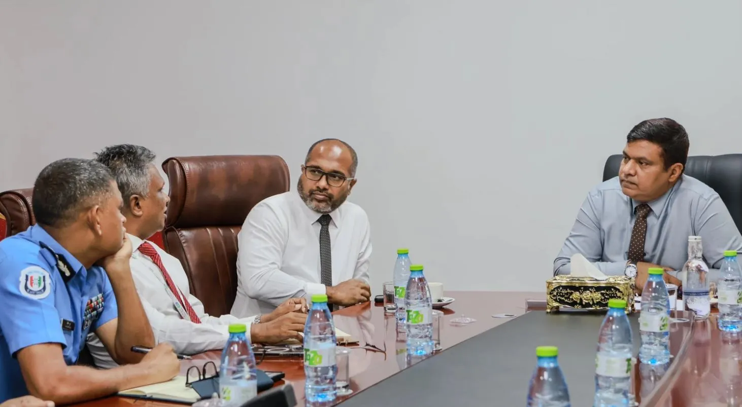 ޓްރެފިކް އަދި ޕާކިންގ މައްސަލަތަކަށް އަވަސް ހައްލެއް ހޯދުމަށް މަޝްވަރާކޮށްފި