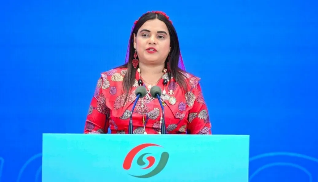 ޚާރިޖީ ވަޒީރު އިރުތިޝާމް އާދަމް 