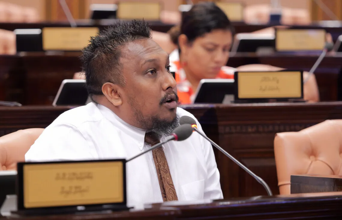 ނަޝީދަށް ބޮޑުވަޒީރުކަން ހޯދައިދޭން ވެރިކަމުގެ ނިޒާމު ބަދަލެއް ނުކުރެވޭނެ: މޮސްޓާ