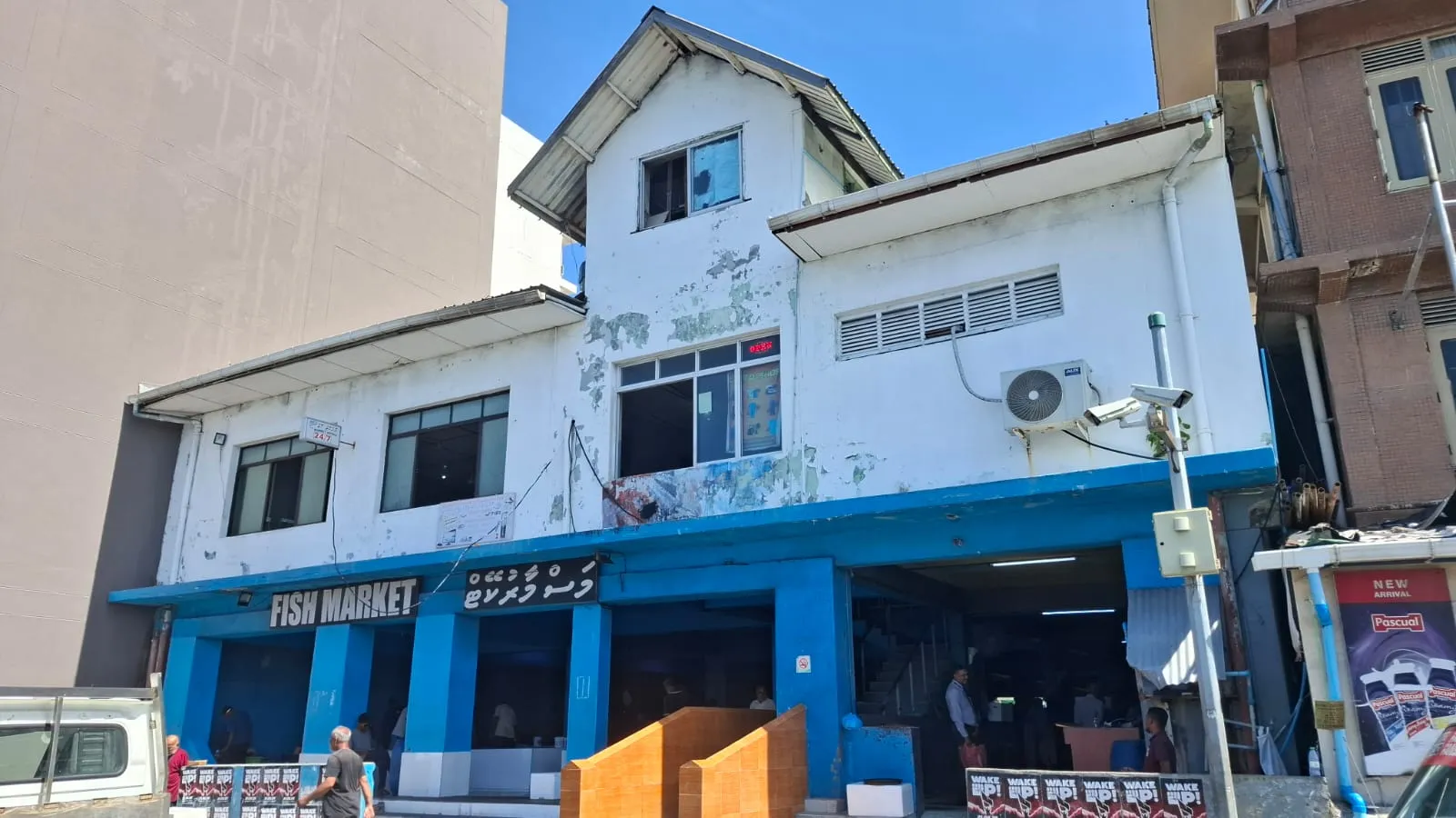 މަސްމާރުކޭޓު އިމާރާތުގައި ޤަވާއިދާ ހިލާފަށް ހިންގާ ވިޔަފާރިތައް ހުއްޓުވަން މާލެސިޓީ ކައުންސިލުން ނިކުމެއްޖެ