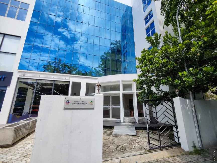 ބަލިވެއިނުމުން ވަޒީފާއަށް ނުނިކުތް މުވައްޒަފަކު ފެނަކައިން ވަކިކުރީ ގޯސްކޮށް: ޓްރަބިޔުނަލް