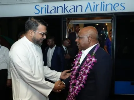ministr Shahid's arrival in Sri Lanka---picture:  gov.mv
