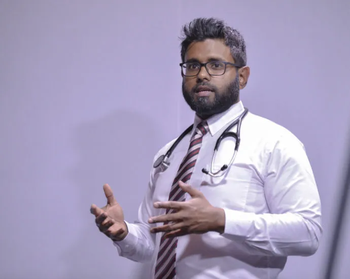 އިންހޭލަރ ޖަހަން ބޭނުން ނުވާތީ ފަރުވާނުކުރުމަކީ އިހުމާލުވުން: ޑރ މުޙައްމަދު ޢަލީ