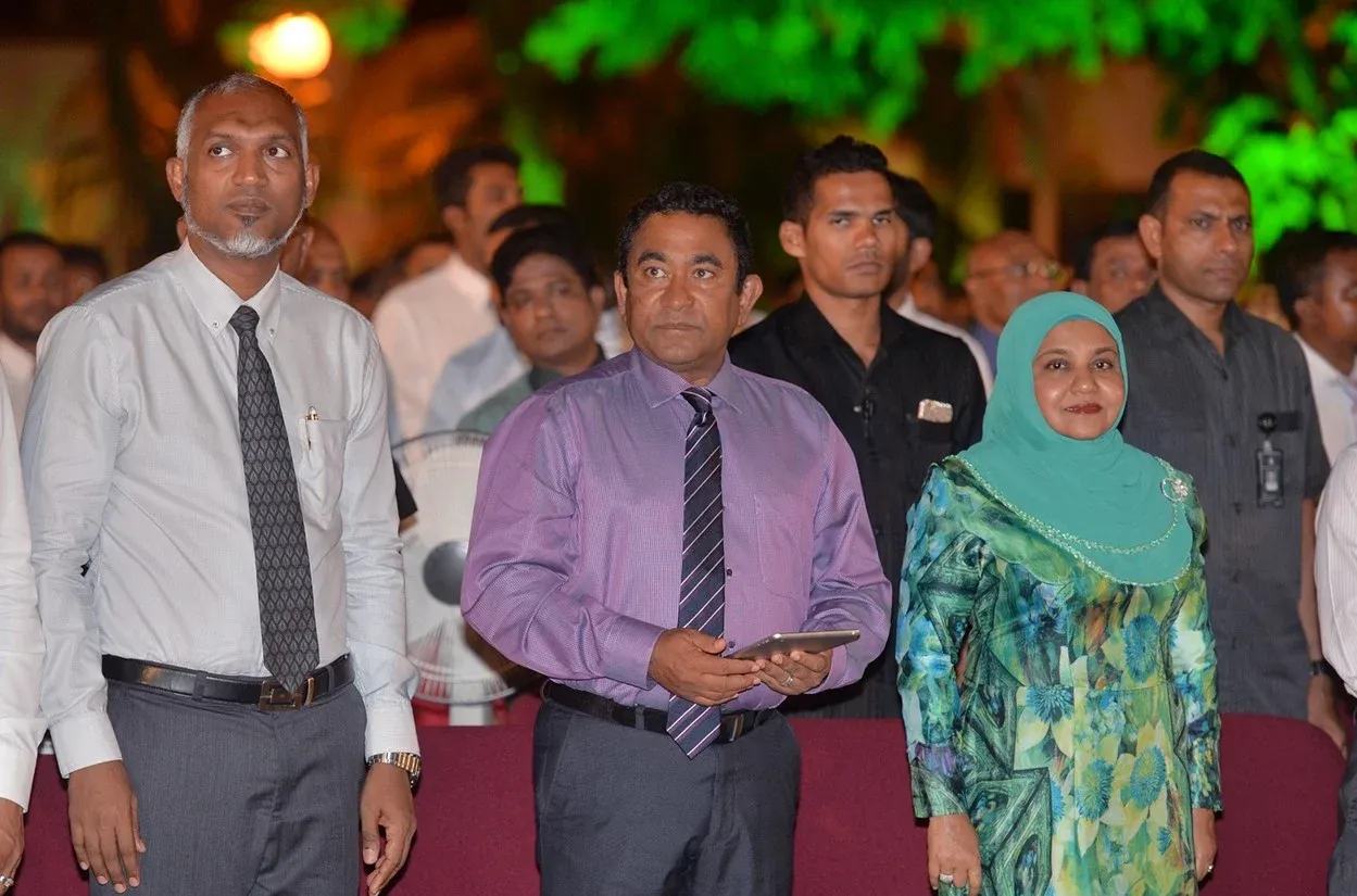 ރައީސް ޔާމީންގެ ބަންދަށް ލުއި ލިބުމާއި މިނިވަންވުން – ޝުކުރު ޙައްޤުވަނީ ދިވެހި ރައްޔިތުންނާއި، ރައީސް ޑރ. މުޢިއްޒަށް.
