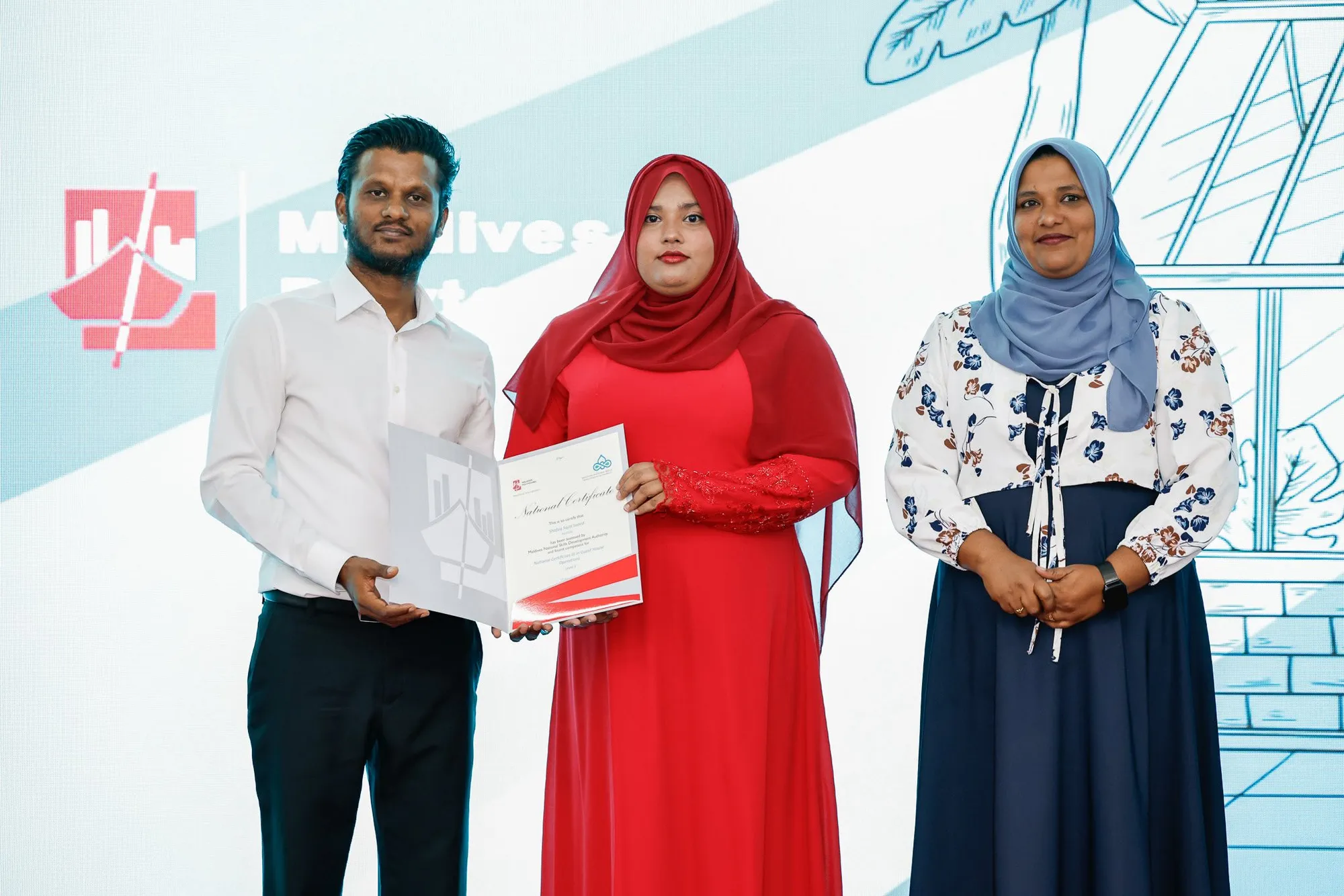 ސެޓިފިކެޓް ދިނުމުގެ ރަސްމިއްޔާތުގެ ތެރެއިން - ފޮޓޯ: ޔޫތު މިނިސްޓްރީ