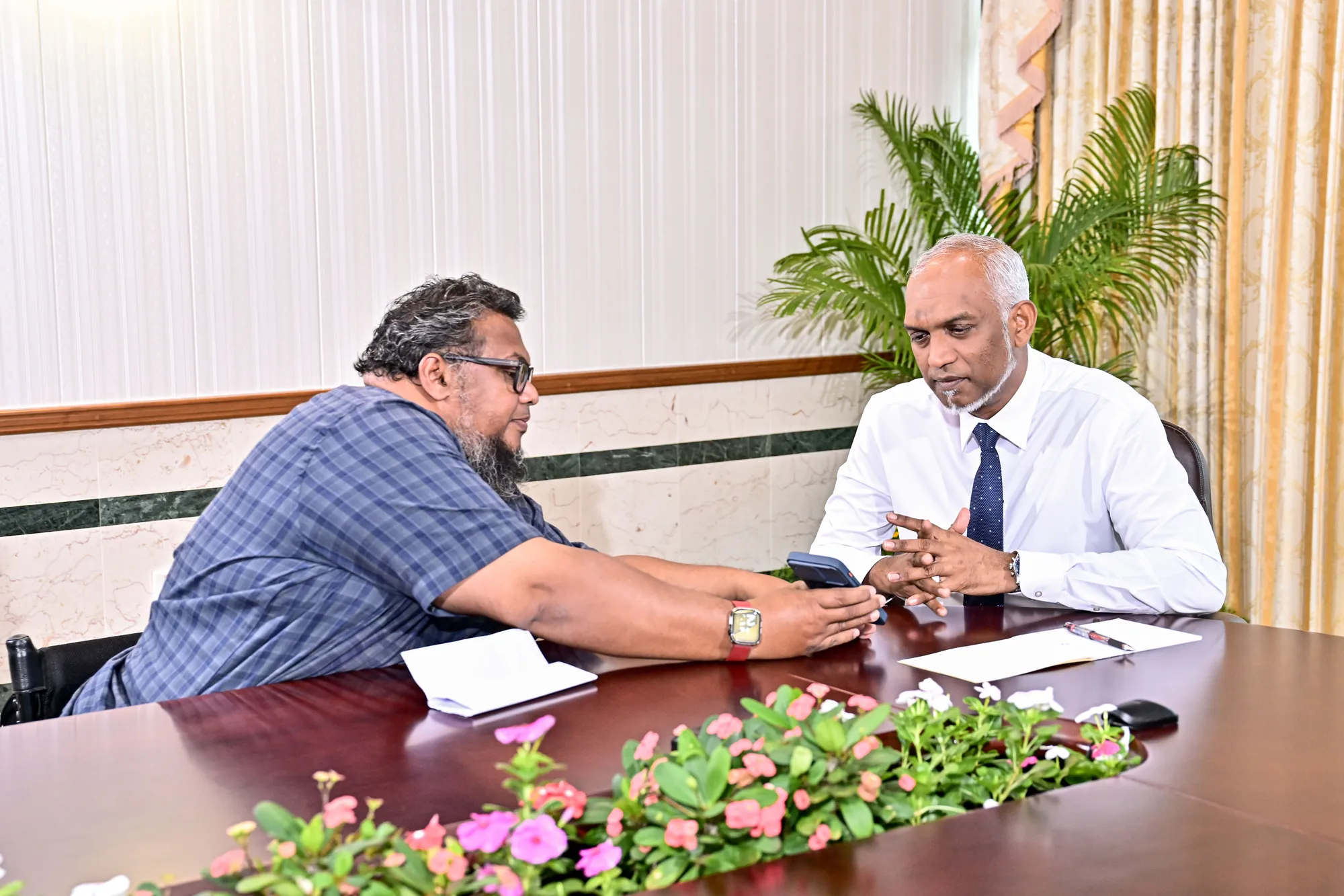 ރައީސް ފާއިޒުއާ ބައްދަލު ކުރަނީ