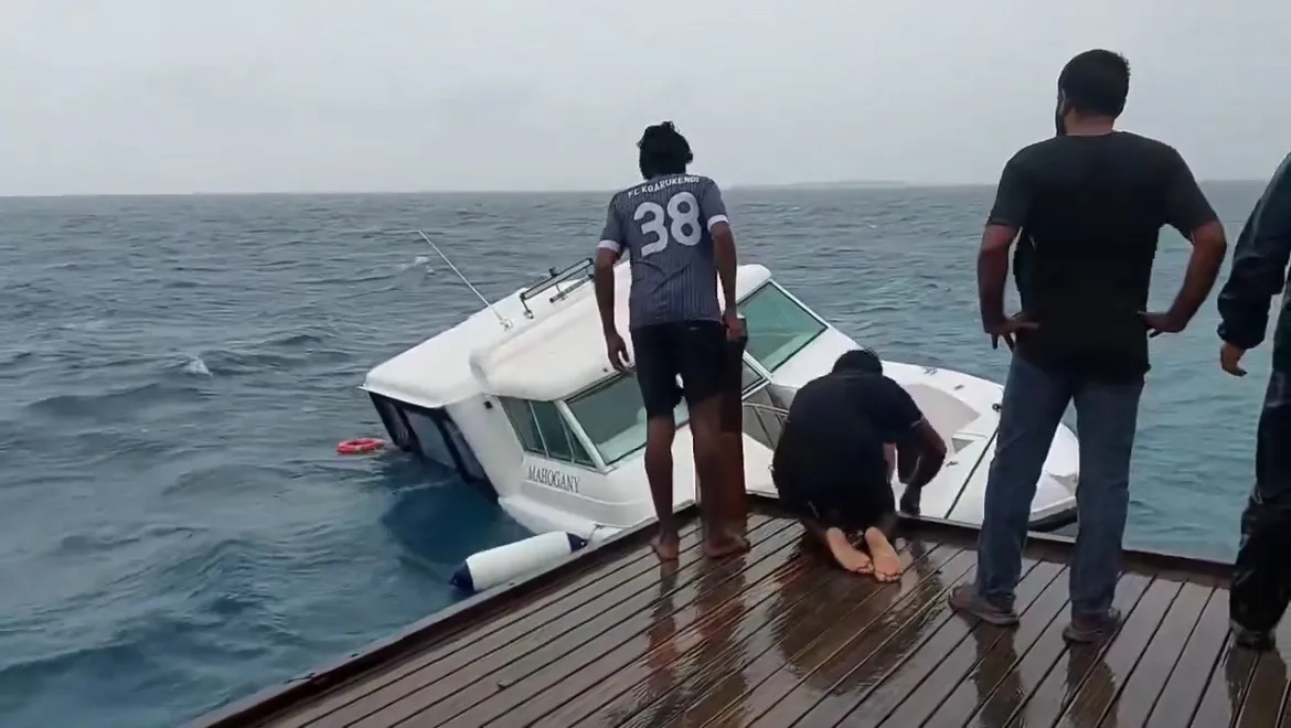 އަޑިއަށް ދިޔަ ލޯންޗު