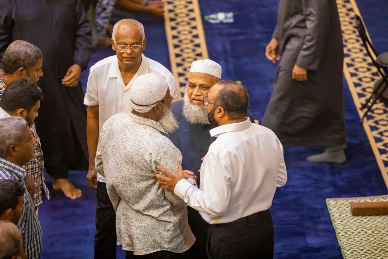 ރައީސް ޞާލިހުގެ މަންމާފުޅުގެ ޖަނާޒާގެ ތެރެއިން