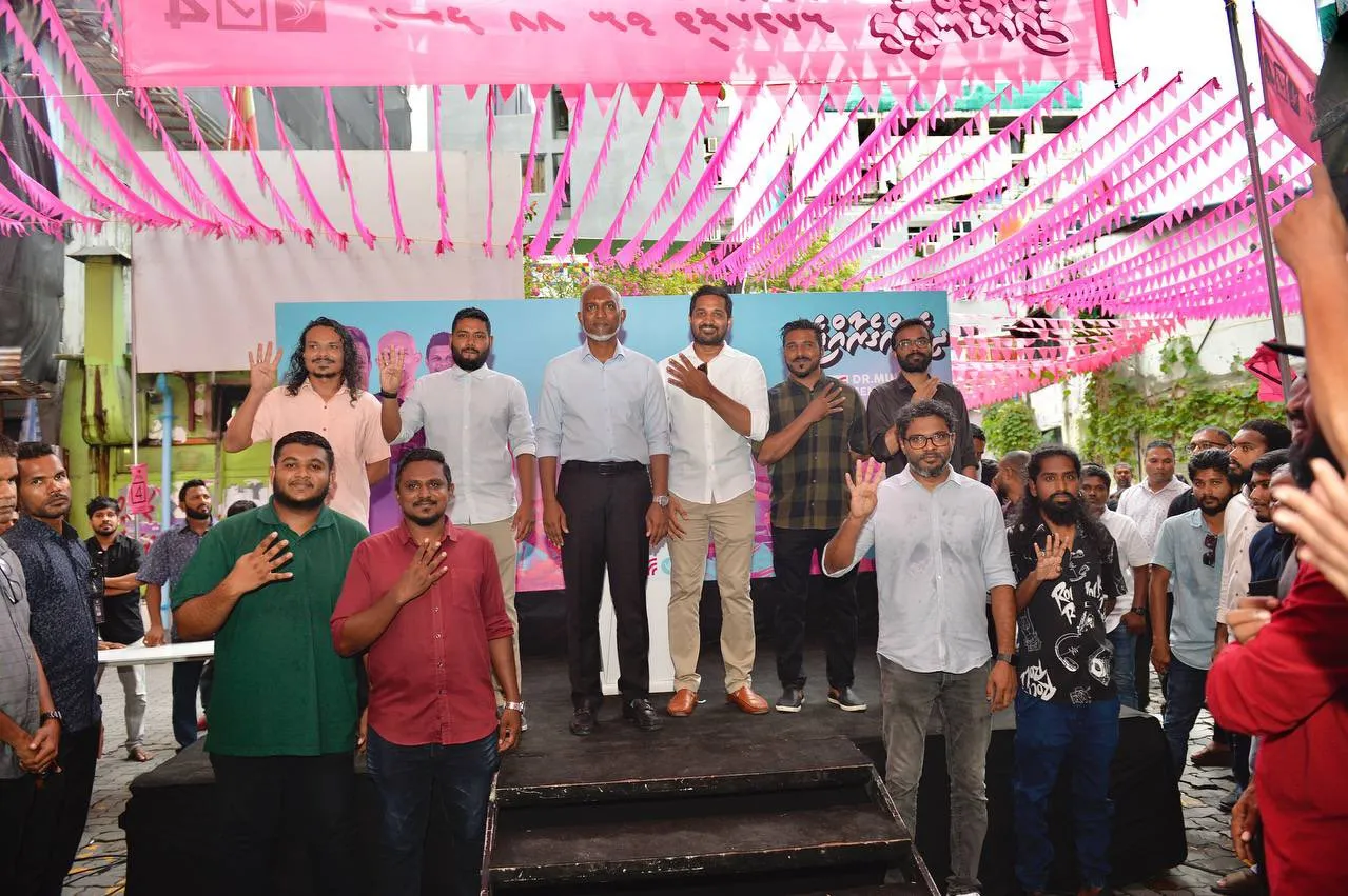 ސަރުކާރުގެ މަގާމުތަކުގައި ތިއްބެވި ގިނަ ބޭފުޅުންތަކެއްގެ ތާއިދު ޑރ. މުއިއްޒަށް
