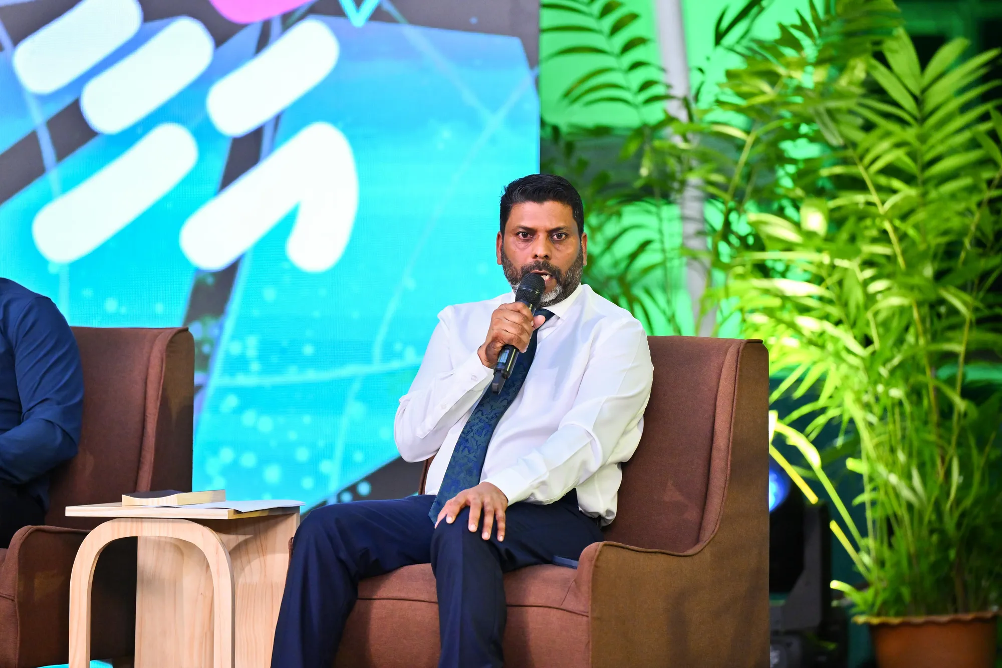 މި ހަފުތާގައި ބައިނަލްއަގުވާމީ ފެންވަރަށް ހުޅުމާލޭ ސިންތެޓިކް ޓްރެކް އަޅަން ފަށާނެ މިނިސްޓަރު