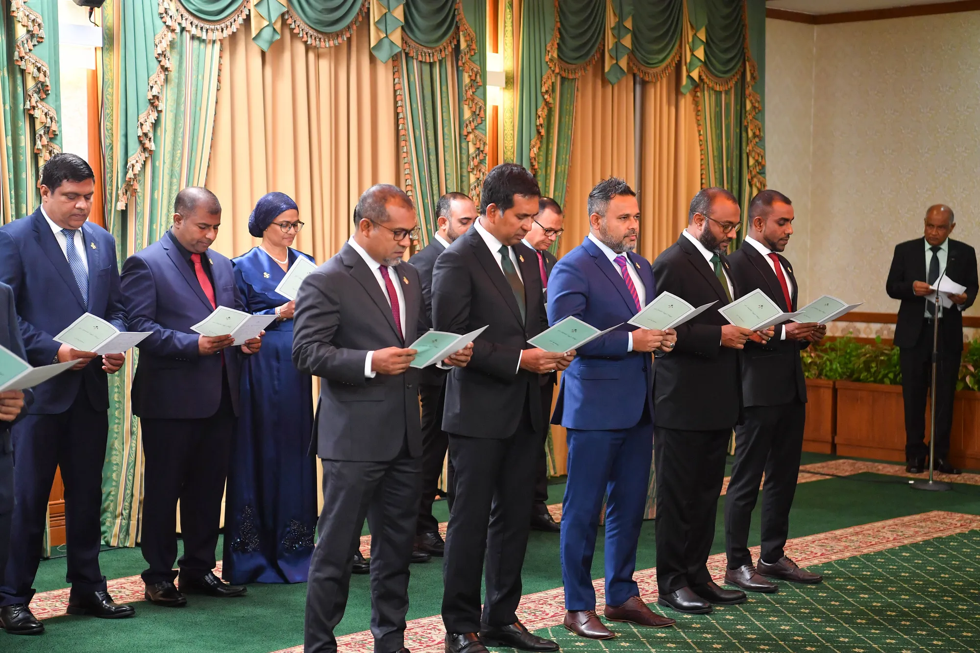 ހުރިހާ ވަޒީރުންގެ ޝަރުތު ހަމަވާ ކަމަށް ކަނޑައަޅައި، ވަކިވަކިން ވޯޓަށް އެހުމަށް ފާސްކޮށްފި!
