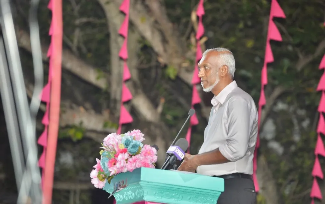 ރޯދަމަހު ފަހު 10ގައި ސަރުކާރު ބަންދުކޮށް, ދަށް ގްރޭޑްތަކުގެ ކިޔެވުން ވެސް ބަންދުކުރާނަން: މުޢިއްޒު