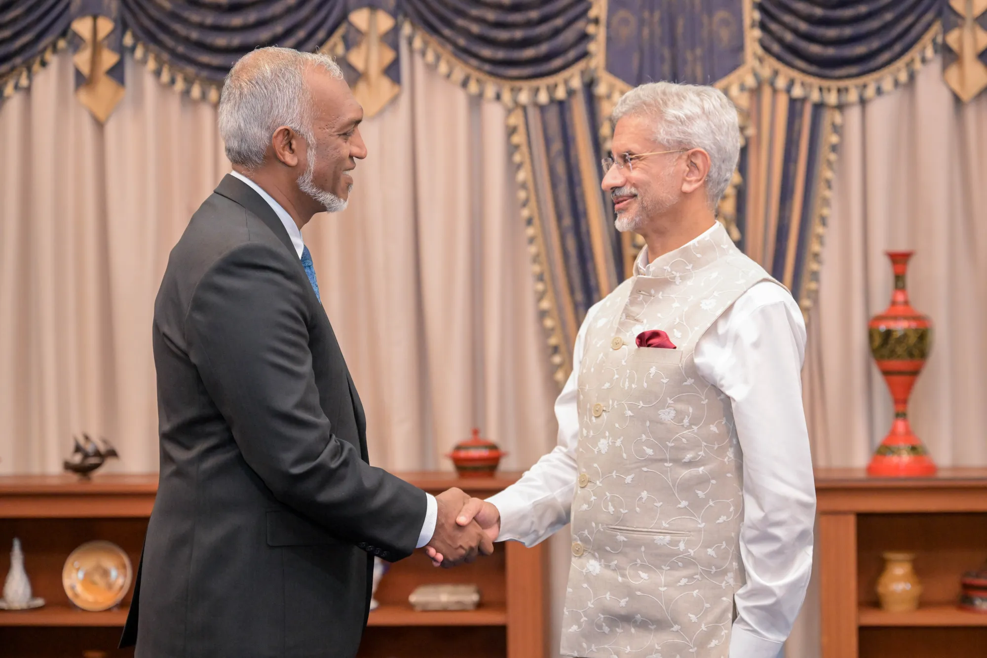 ރައީސް ޑރ.މުޢިއްޒު، ޖައިޝަންކަރާއި ބައްދަލުކުރައްވައިފި