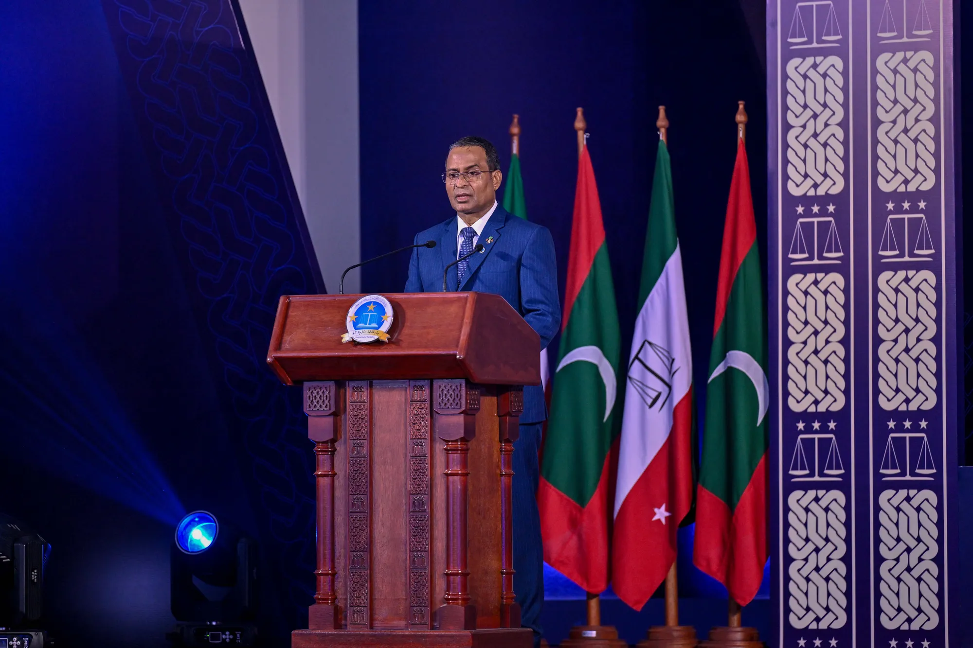 ޤަޞާއީ އަހަރު 2026 އިފްތިތާހްކުރުމަށް ބޭއްވި ރަސްމިއްޔާތުގައި އުއްތަމަ ފަނޑިޔާރު ބަޔާން އިއްވަވަނީ /ފޮޓޯ: ރައީސް އޮފީސް