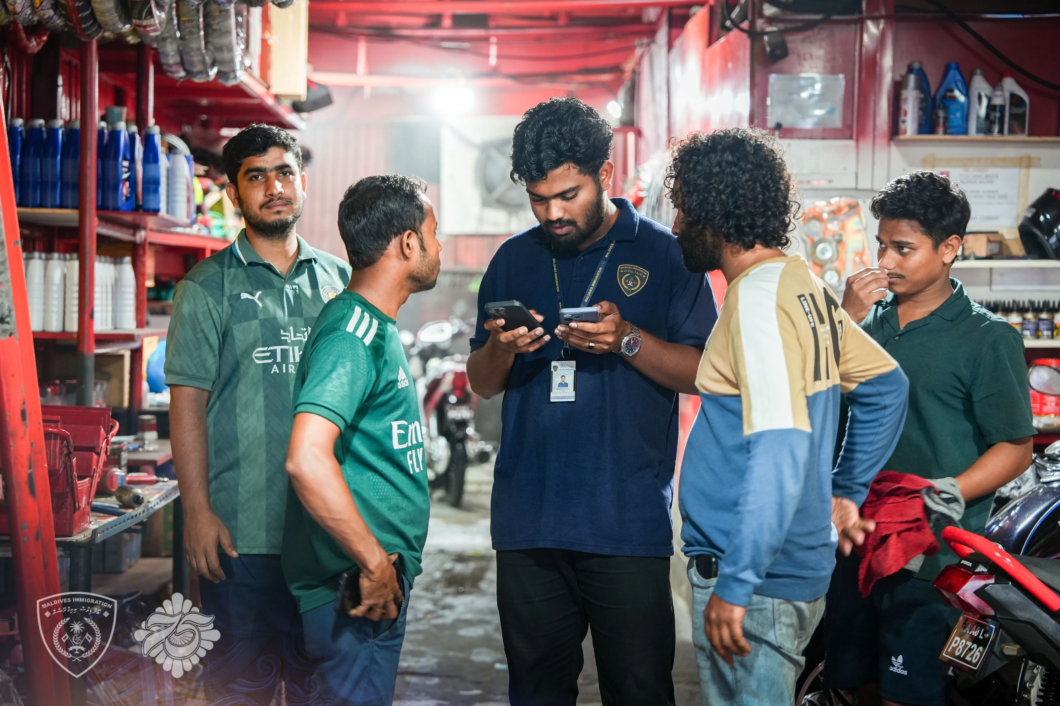 ޤަވާއިދާ ޚިލާފަށް އުޅެމުންދިޔަ 14 ބިދޭސީއެއް އިމިގްރޭޝަންގެ ބެލުމުގެދަށަށް