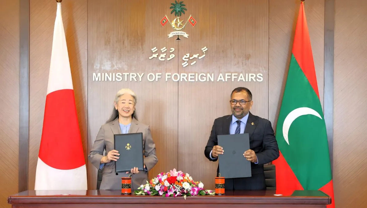 Foreign Minister Moosa Zameer and Japanese Ambassador to the Maldives, Ms. Takeuchi Midori during the exchange of notes signing ceremony held today (Photo/ Foreign Ministry)