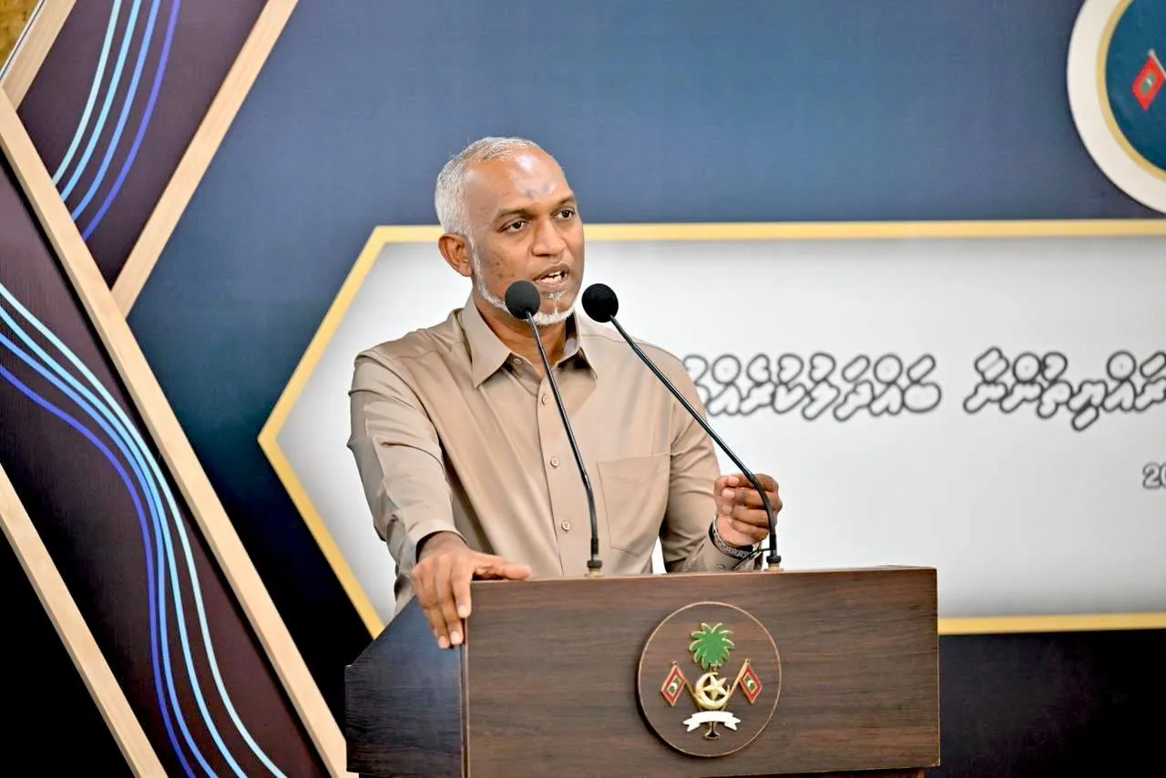 ރައީސް ޑރ.މުއިއްޒު، މަތިވެރި ރައްޔިތުންނާ މުހާތަބުކޮށް ވާހަކަދައްކަވަނީ.. ފޮޓޯ: ރައީސް އޮފީސް