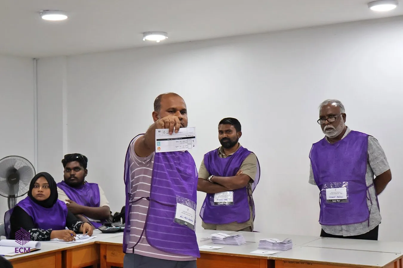 ދ.މީދޫގައި މިއަދު ބޭއްވި އިންތިހާބުގެ އިންތިޒާމުތައް ވަރަށް ރަނގަޅު: އެޗްއާރުސީއެމް