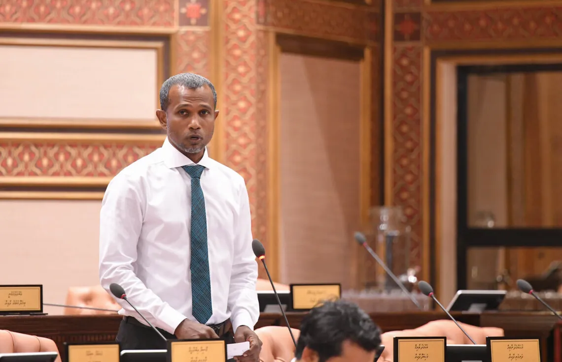 މަޖިލީހުގެ މަހިބަދޫ ދާއިރާގެ މެމްބަރު އަޙްމަދު ޠާރިޤު: ފޮަޓޯ/ މަޖިލިސް