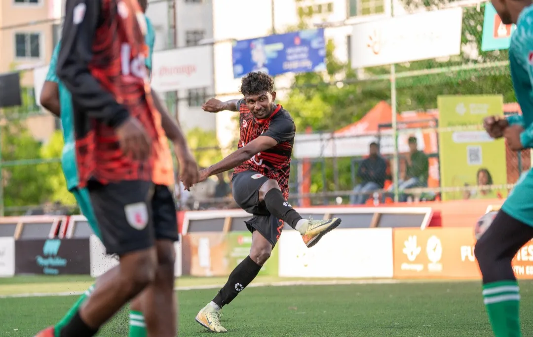 ޒަޔާންގެ ހަތަރު ލަނޑާއެކު ސްކޫލް އޮފް ނާސިންގ އަތުން ޕޮލިޓެކްނިކަށް ފަސޭހަ މޮޅެއް