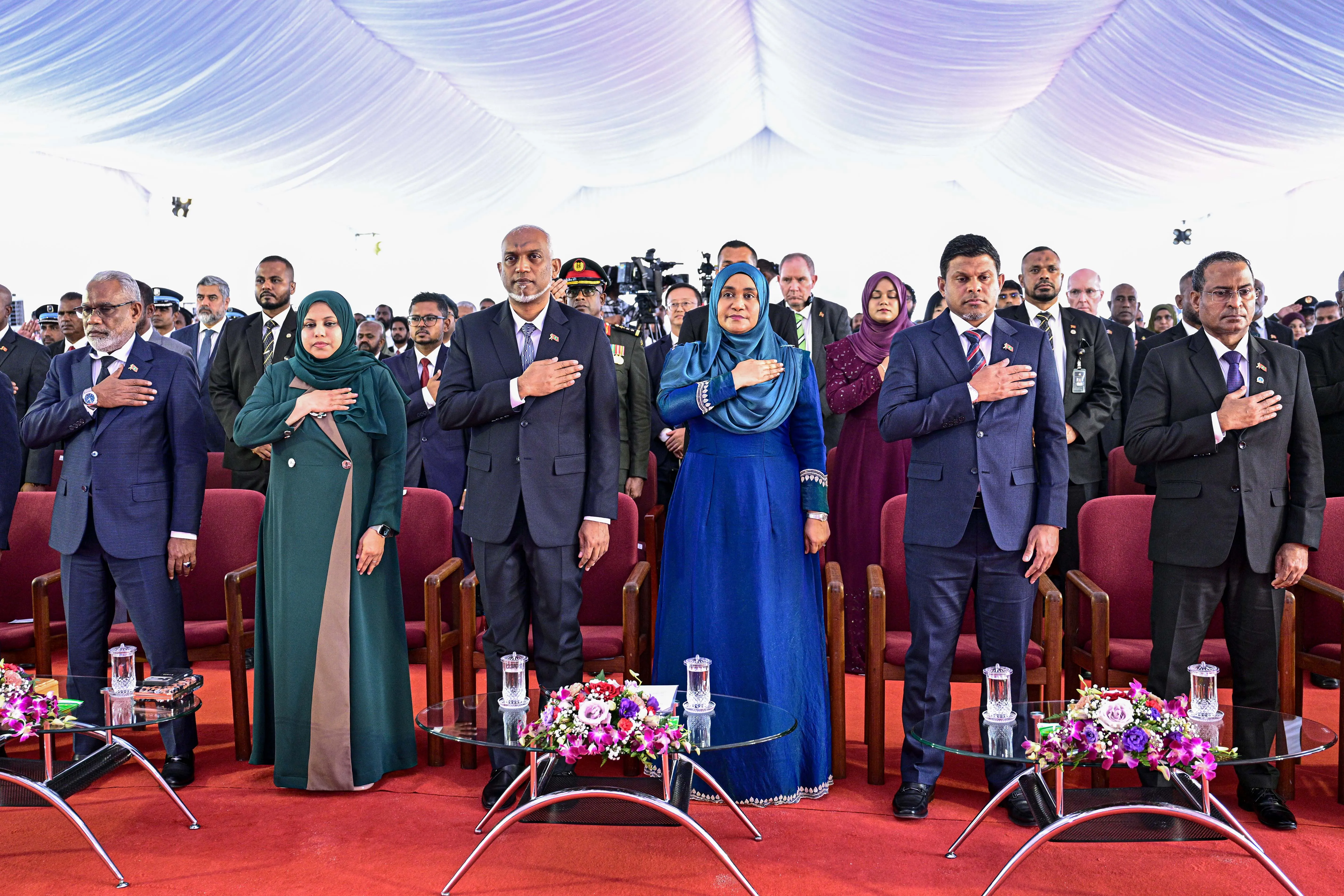ދީނާ ޚިލާފު ޤާނޫނެއް ނުހެދޭނެ އޮނިގަނޑެއް މަޖިލީހަށް ހުށަހަޅުއްވާނެ ކަމަށް ރައީސް ވިދާޅުވެއްޖެ