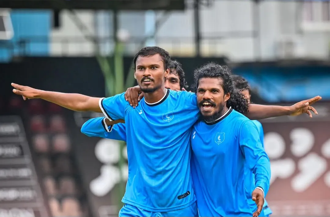 މާލޭ ސިޓީ ކޮޅަށް ލަނޑުޖެހުމަށްފަހު އަލިފުށީ ކުޅުންތެރިން އުފާފާޅުކުރަނީ.. ފޮޓޯ: މިހާރު ސްޕޯޓްސް