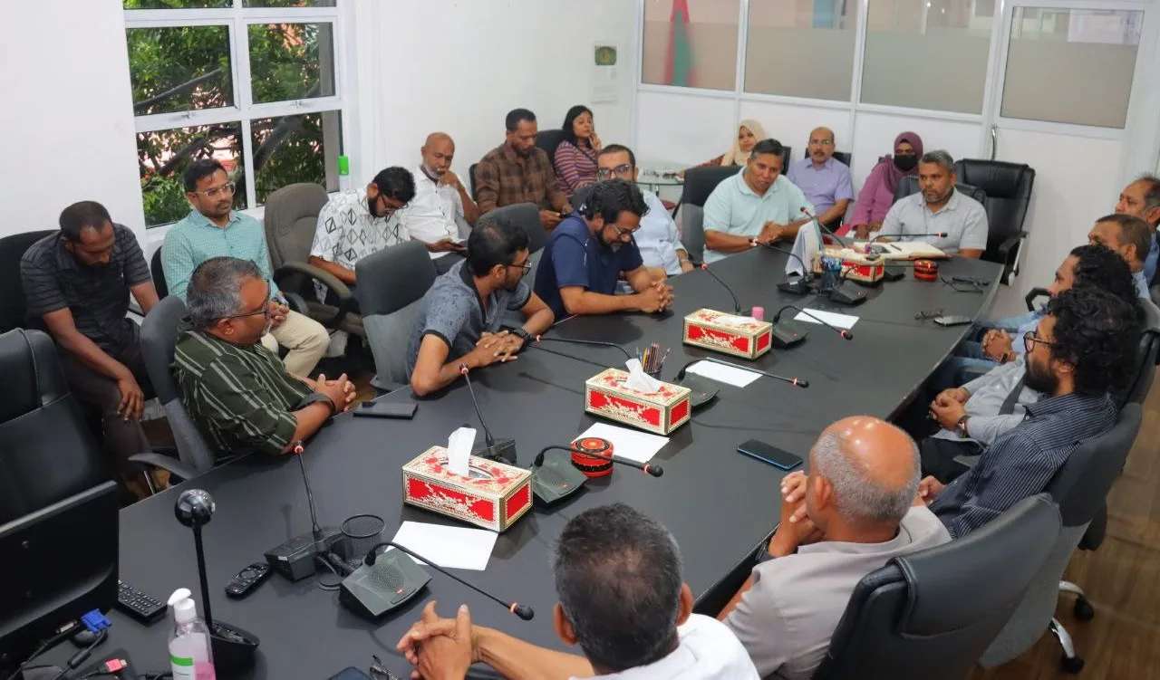 ނޫސްތައް ރަޖިސްޓްރީކުރުމަށް 5،000 ރުފިޔާގެ ފީއެއްނަގަނީ