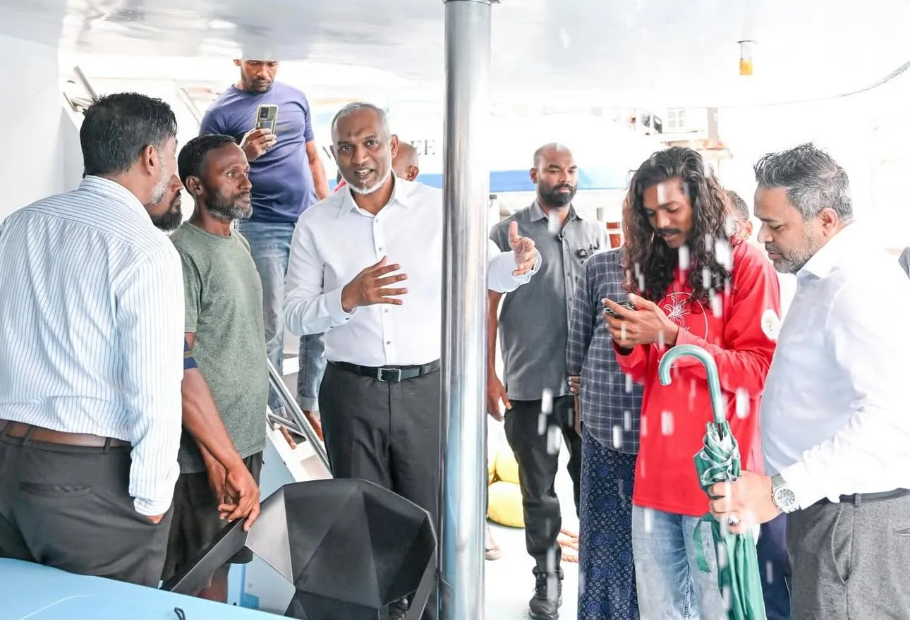 ރައީސް މުޢިއްޒު ކޫއްޑޫ މަސްދޯނިފަހަރަށް ޒިޔާރަތްކުރެއްވުން: ފޮޓޯ/ ރައީސް އޮފީސް