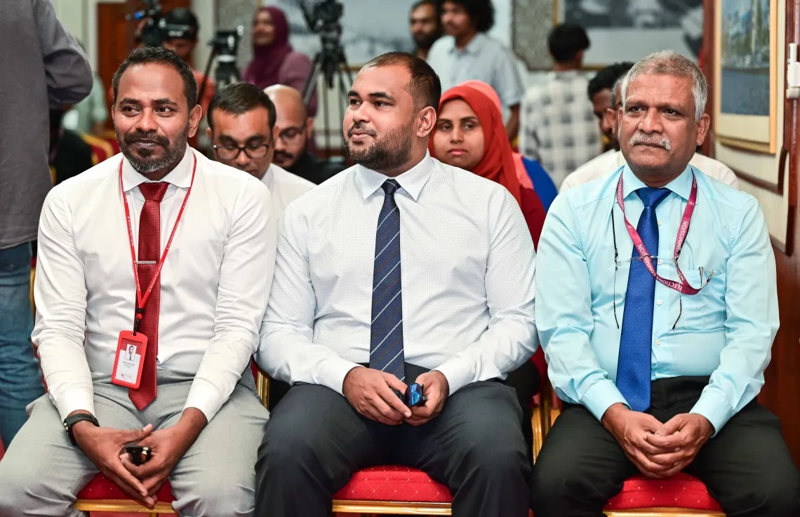 ނަޝާތުއާއި އާސިފްގެ ވަކާލާތު ކުރުމުގެ ފަހަތުގައި ވަނީ ޒާތީ ތަޢައްސުބާއި ރައީސް ޞާލިޙްގެ ނުފޫޒު: ދަ ޑިމޮކްރެޓްސް