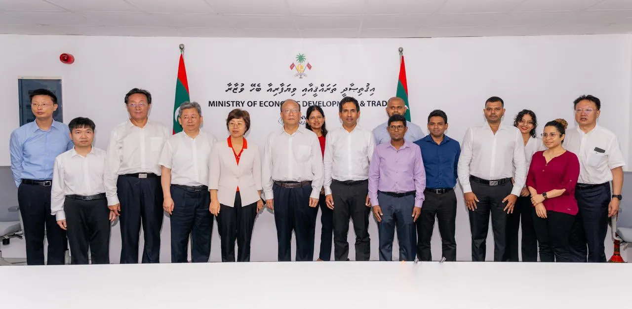 Meeting held between VC of  Standing Committee of the Yunnan Provincial People’s Congress and Economic Minister Mohamed Saeed yesterday (Photo/ Economic Ministry)