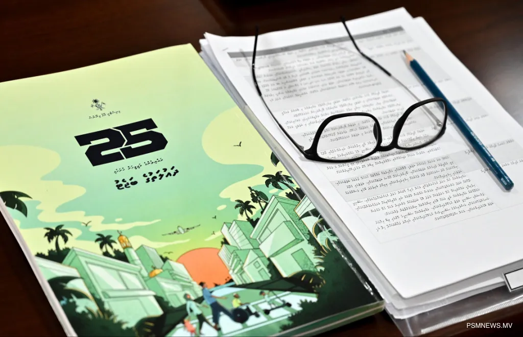 Government Revenue Rises While Expenditure Declines