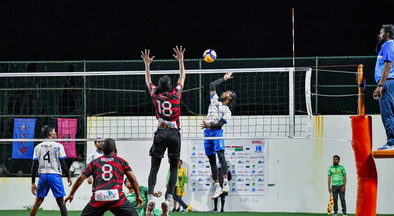 ޗެންޕިއަން ރަށްގުޑުވާ ކަޓުވާލުމަށްފަހު ހޭވައްލާ ފައިނަލަށް