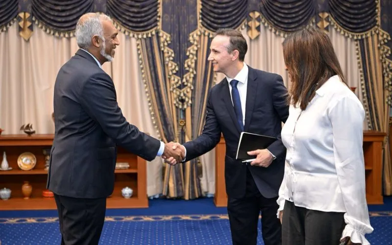 Noel Gregor Paterson-Jones and President Dr. Muizzu (Photo/President's Office)